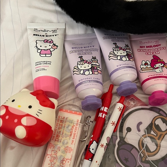 SALE! Hello Kitty and Friends bundle - Picture 2 of 7